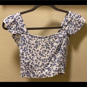 BLUE AND WHITE FLORAL CROP TOP